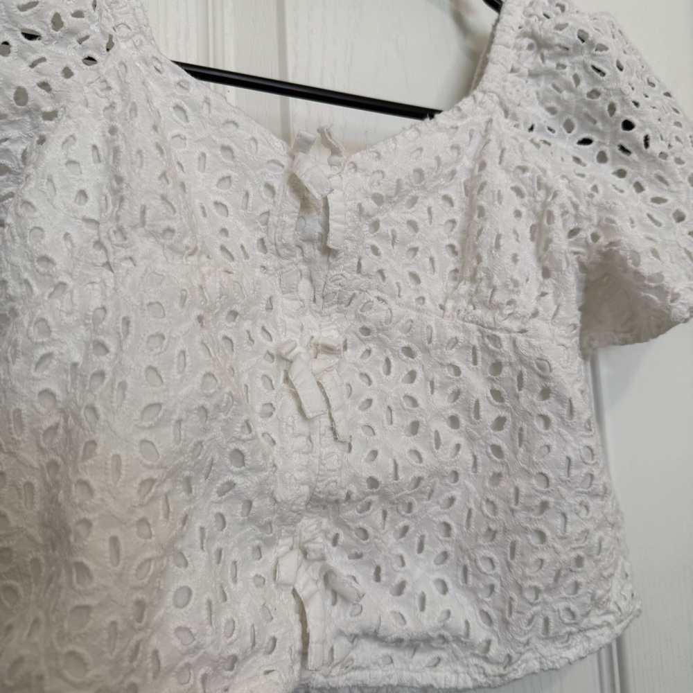 ZARA Kids Eyelet Lace Fabric and Puff Sleeves Top - Picture 3 of 6